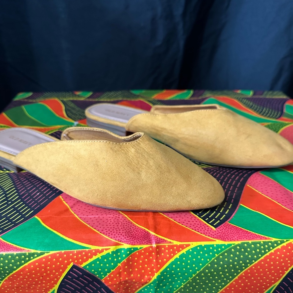 Old Navy Yellow Women's Size 10 Flat Mules